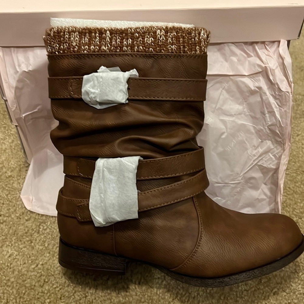 Brown ankle boots.
